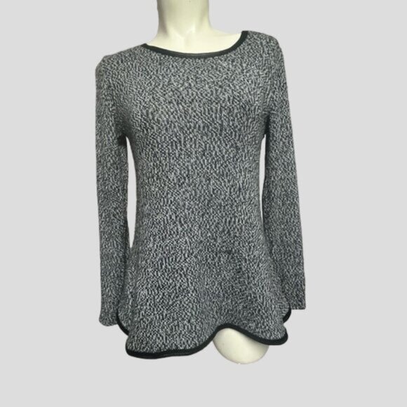 Des Si Belles Heather Black Knit Top Back Bow - Picture 2 of 10